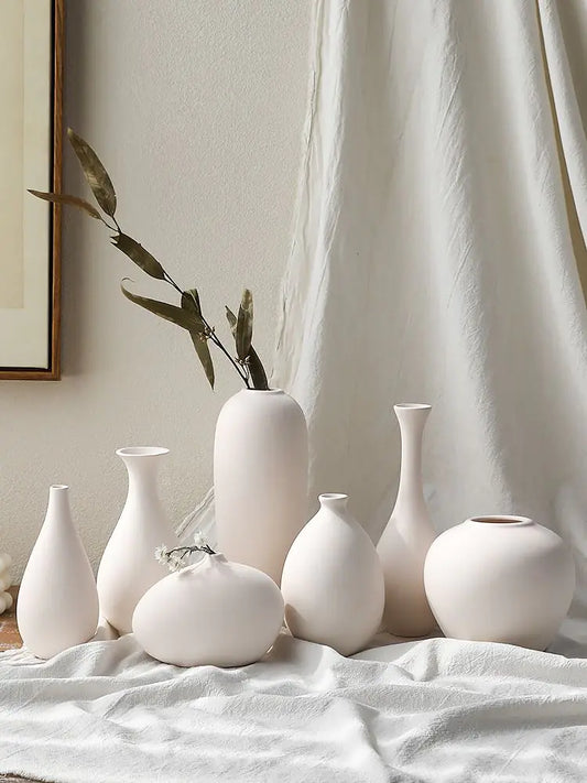 Traditional Chinese style decorative vase